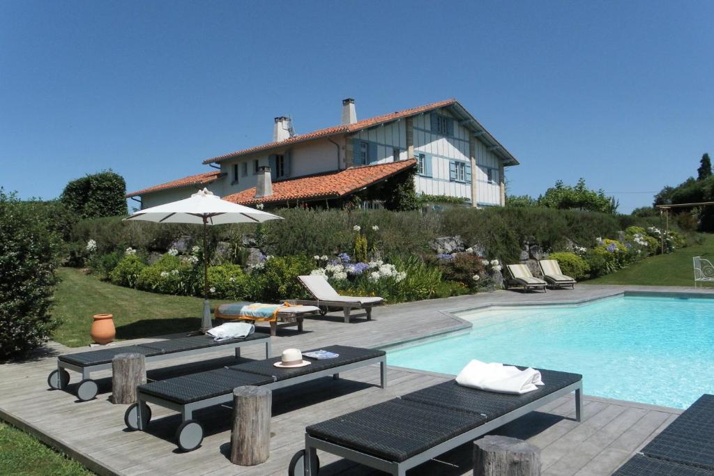 Les Volets Bleus Bed & Breakfast Arcangues Luaran gambar